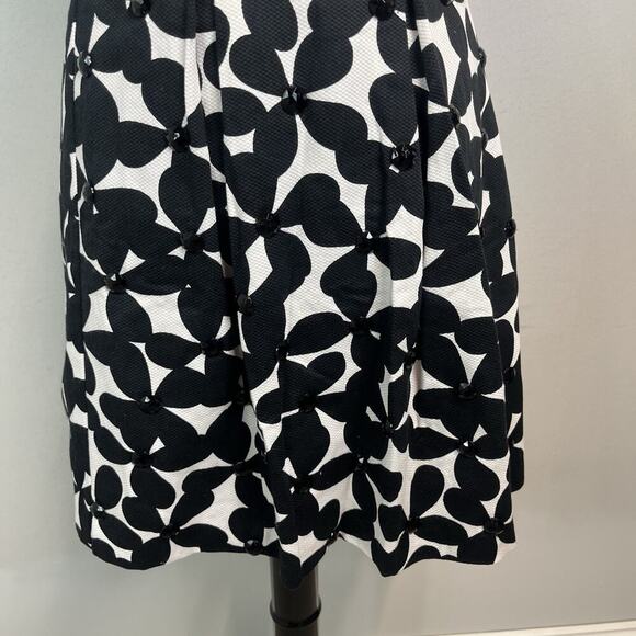 INC International Concepts Skirt size 2 Black White Floral Knee Pleated Jewels - Picture 4 of 8